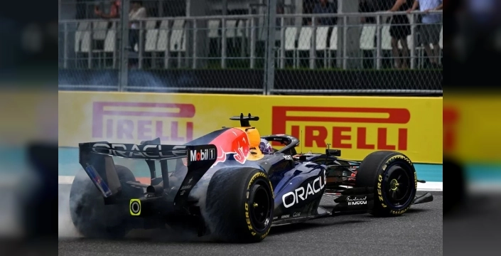 Verstappen: 'Yarış oldukça hareketliydi, 360 derece döndüm