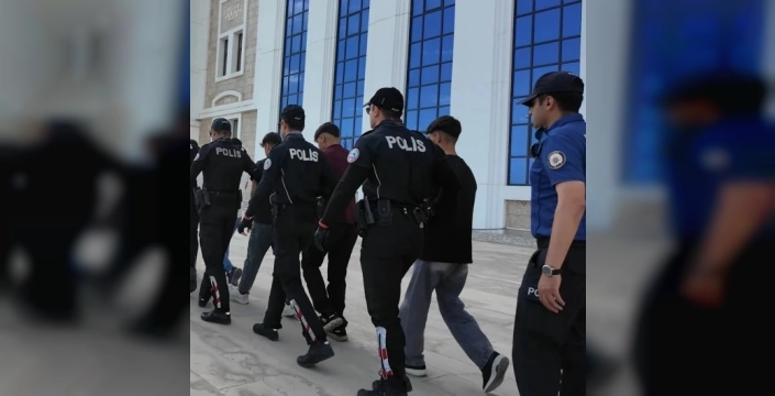Adıyaman'da sosyal medyada silah paylaşımına 14 gözaltı
