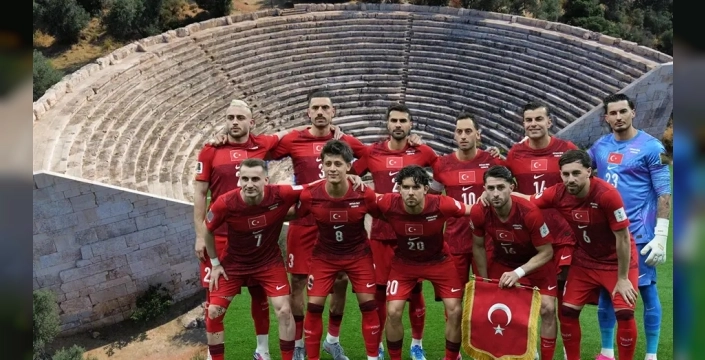 Antik tiyatroda milli heyecan sürüyor: Paraguay maçı dev ekranda!