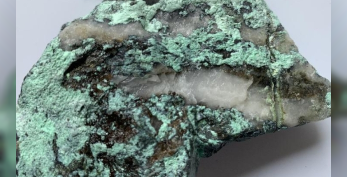 Bilim dünyası şaşkın: 'Jinxiuite' adını taşıyan, eşi benzeri görülmemiş yeni mineral keşfedildi