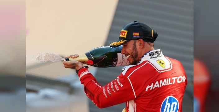 Carlos Sainz'dan Hamilton'a övgü: 'Yeni düzenlemelerle zirveye döndü
