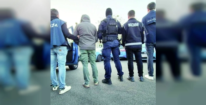Çete, mahkeme kurup iş insanlarından haraç kesmiş