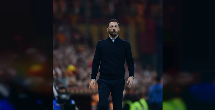 Domenico Tedesco, Bologna'nın yeni teknik direktörü olarak göreve başladı