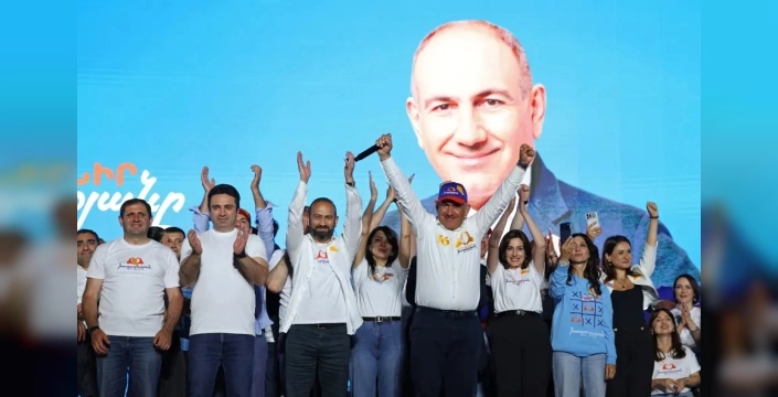 Ermenistan'da seçim sonuçları: Paşinyan zaferini ilan etti