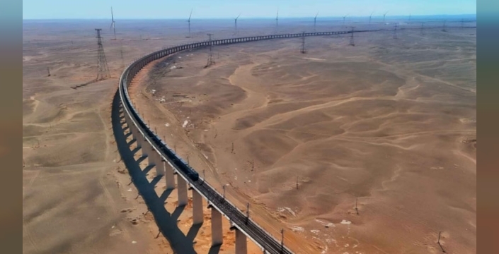 Gobi Çölü altında dev proje: Milyonlarca ton yük taşınacak demiryolu hattında kritik adım tamamlandı