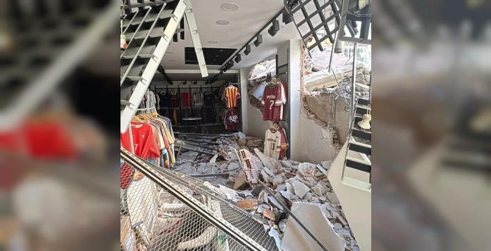 Güngören'de kentsel dönüşüm faciası: Yıkılan bina komşu binaları da vurdu, tahliyeler başladı