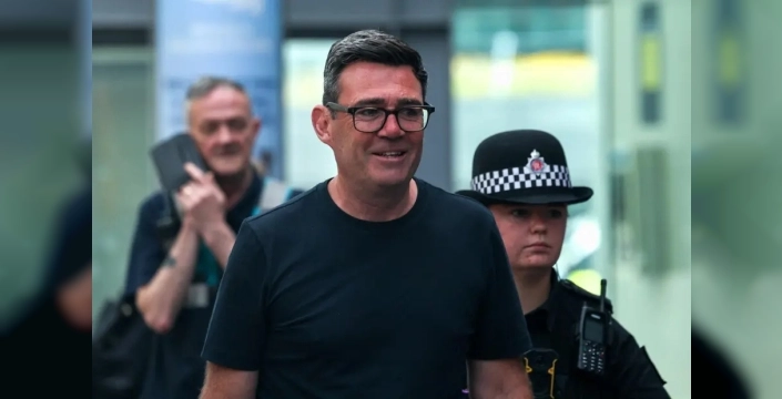 İngiltere'de başbakanlık için öne çıkan isim: Andy Burnham