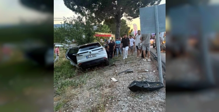Marmaris-Datça yolu kan ağladı: Motosikletli genç otomobil altında kaldı, acı kurtarma operasyonu!