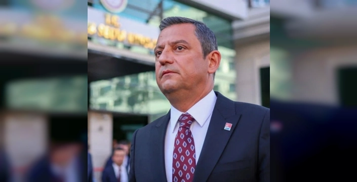 Özgür Özel, grup toplantısında yeni parti sinyalleri verdi