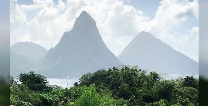 Saint Lucia, kadın adını taşıyan tek bağımsız ülke olarak tarihe geçti