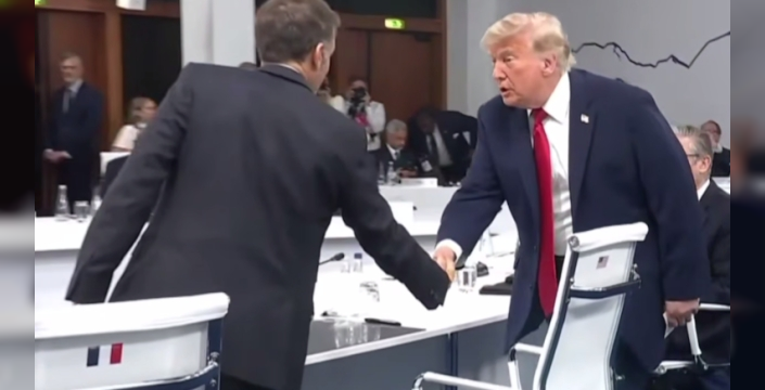 Trump, G-7 zirvesinde liderleri bekleterek sahneyi ele geçirdi