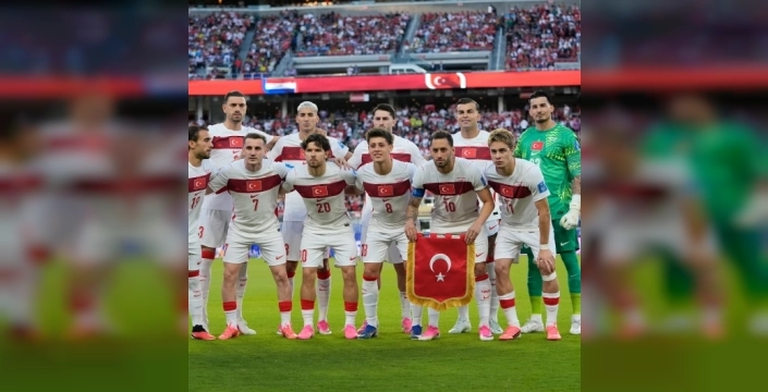 Ümit Özat'tan Uğurcan Çakır'a sert eleştiri: 'Problemin varsa oynamasın kardeşim!