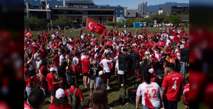 Vancouver sokaklarında Türkiye coşkusu hayat buldu