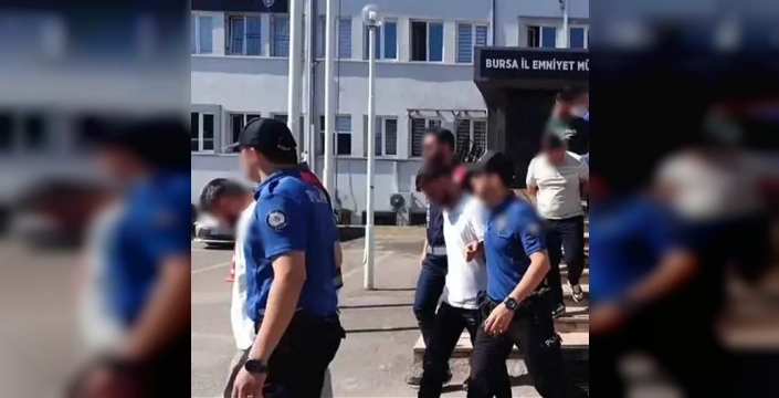 100 Milyon Liralık Vurgun! Yaşlı Çifti Polis Gibi Aradılar, Tatlıyla Kandırıp Soydular