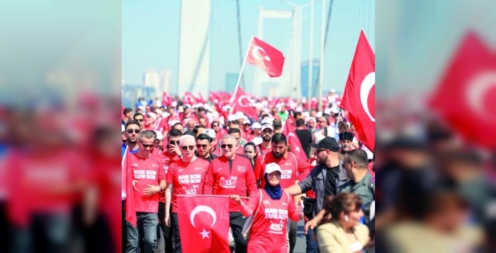 15 Temmuz köprüsünde zafer yürüyüşü: Millet birliği vurgulandı