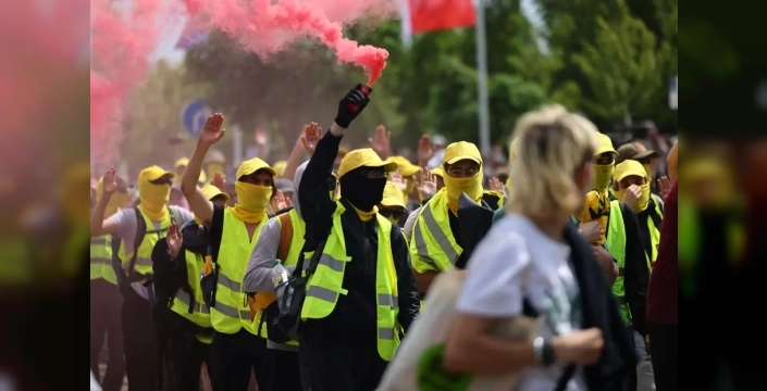 Almanya'da AfD kongresine protestolarla dolu bir gün
