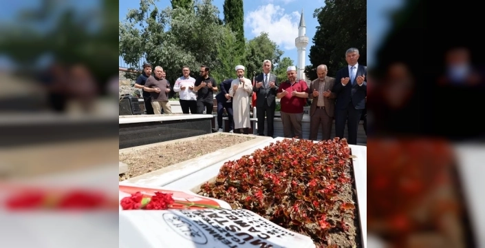 Bakan Bolat, 15 Temmuz şehidi Mustafa Cambaz'ı mezarında andı