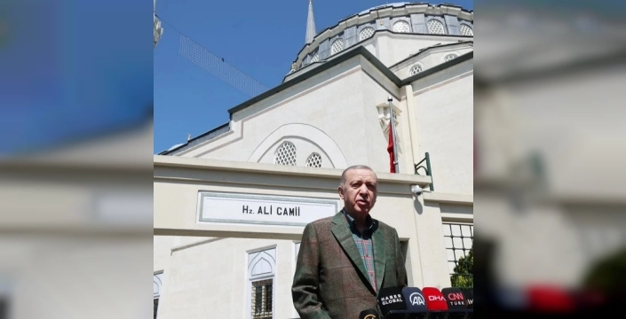 Cumhurbaşkanı Erdoğan, cuma namazını Üsküdar'da kıldı
