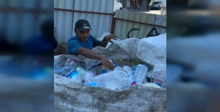 Depozito Sistemiyle Vatandaşla Yarışan Atık Toplayıcıları: 'Artık Sokakta Pet Şişe Bulamıyoruz, Aç Kaldık!