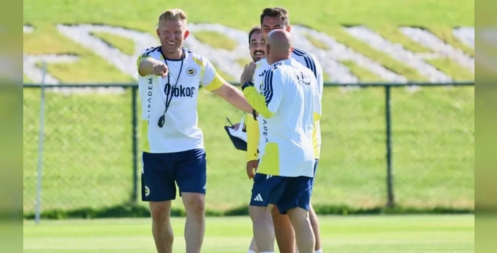 Dirk Kuyt: Fenerbahçe'de başarıyı her şeyin önüne koyarım