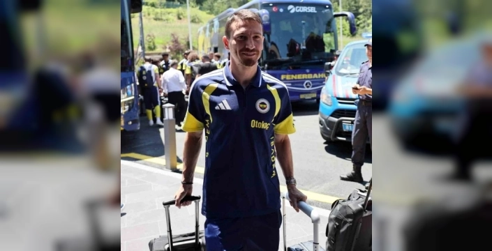 Fenerbahçe, Mert Hakan Yandaş ile sözleşmesini uzattı: Maaşı dikkat çekti