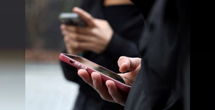 Fransa'da şok karar: 15 yaş altı çocuklar sosyal medyadan men ediliyor!
