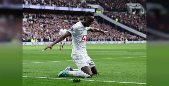 Futbol dünyası hareketli: Yıldızlar sahaya iniyor, büyük transferler kapıda!