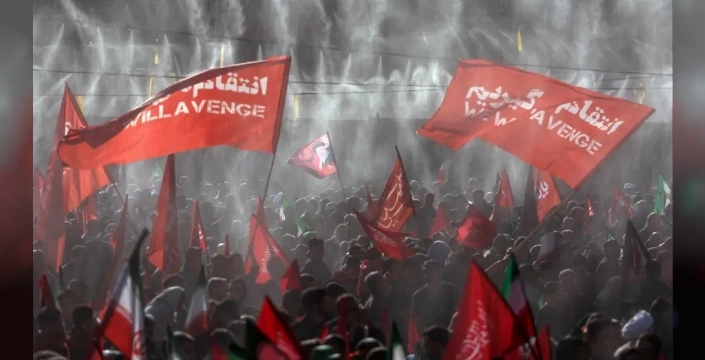 Hamaney'in cenazesinde intikam çağrısı: Kırmızı bayrakların anlamı