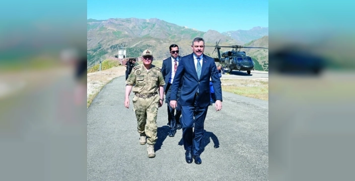 İçişleri Bakanı Çiftçi, Zirvin Tepe Üs Bölgesi'nde önemli açıklamalarda bulundu