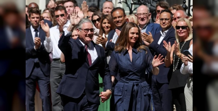 İngiltere'de yeni dönem başladı: Başbakan Keir Starmer istifa etti, Andy Burnham görevi devraldı