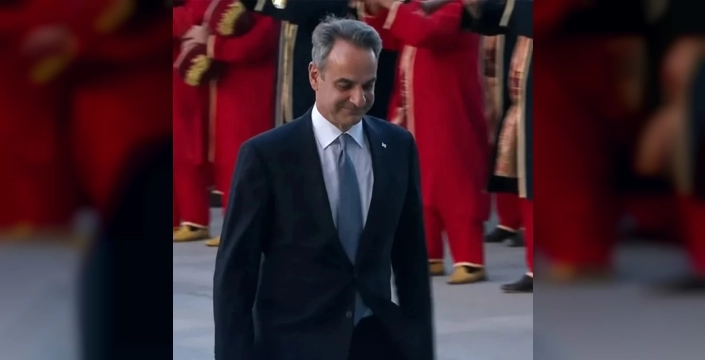 Miçotakis'in şaşkınlığı: NATO zirvesinde mehter sesiyle karşılandı