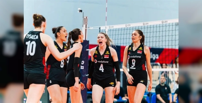 Milli voleybol takımı finale yükseldi, gözler yarınki maça çevrildi