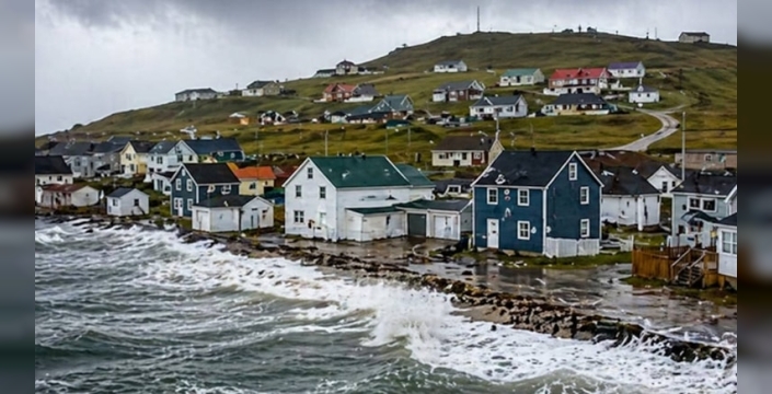 Miquelon köyü, iklim krizi nedeniyle güvenli bir tepeye taşınıyor