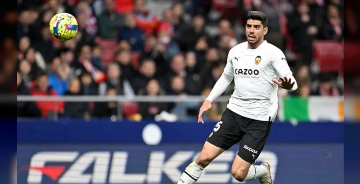 Trabzonspor, milli stoper Cenk Özkacar'ı kadrosuna kattı