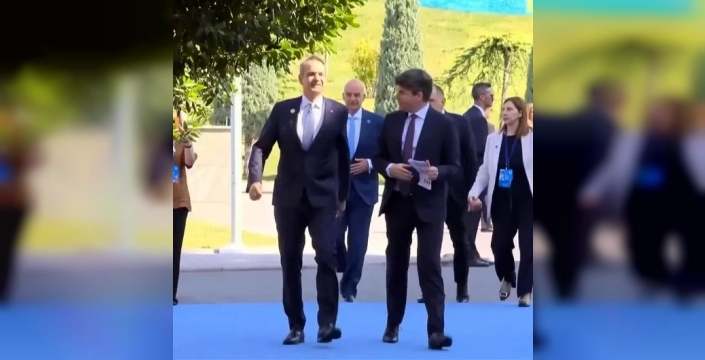 Yunanistan'da sosyal çöküş: Ekonomik kriz halkı yoksullaştırıyor